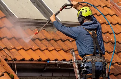 Démoussage et hydrofuge de toiture à Quernes